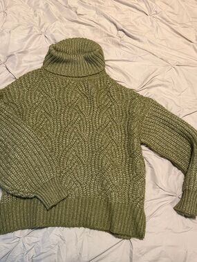 Turtle neck sweater